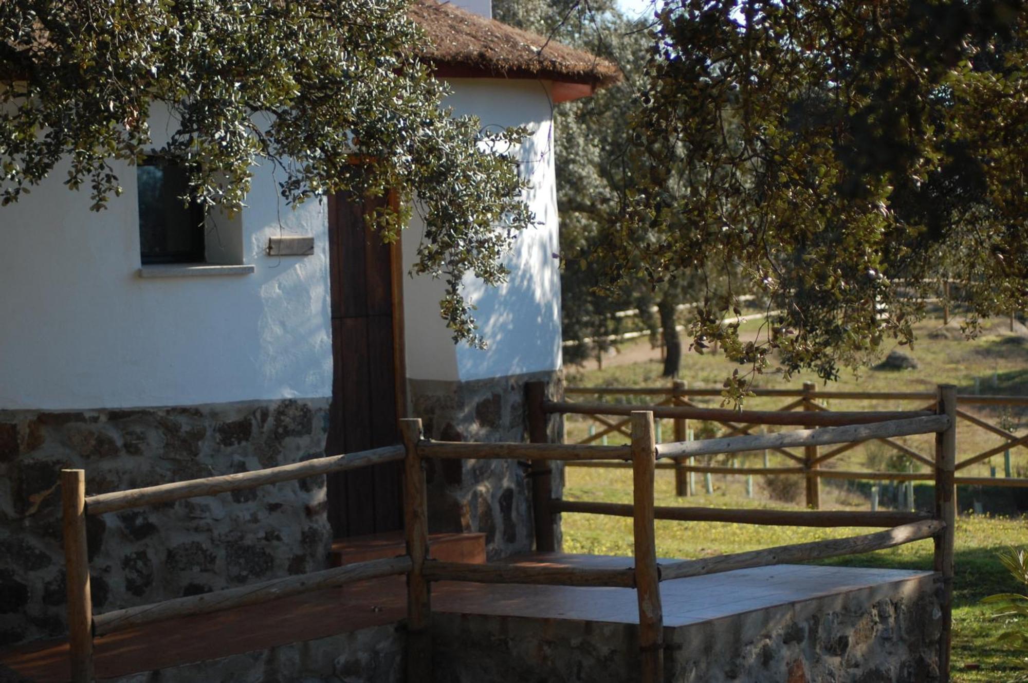 Los Chozos De La Roca La Roca de la Sierra Εξωτερικό φωτογραφία