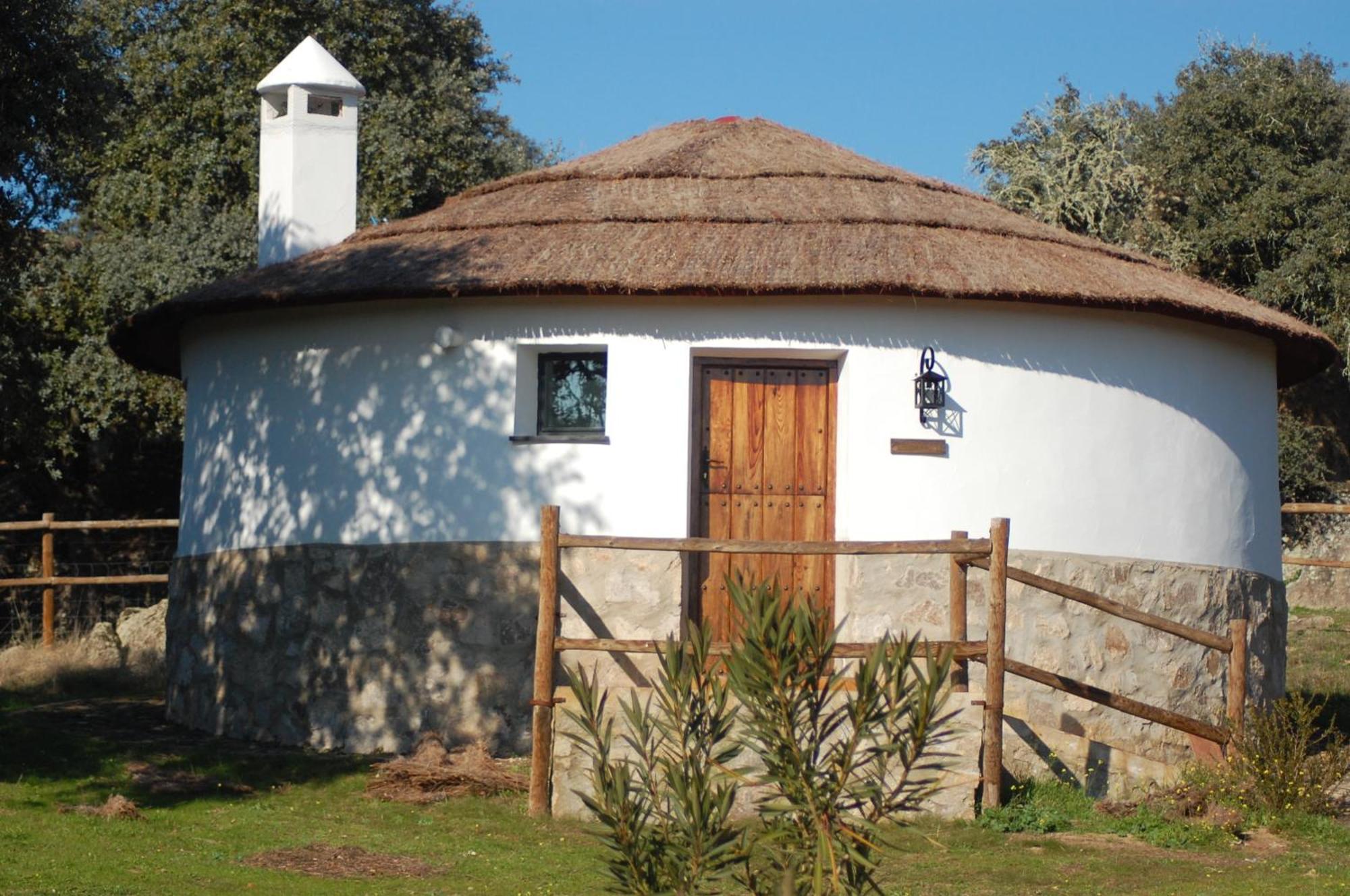 Los Chozos De La Roca La Roca de la Sierra Εξωτερικό φωτογραφία